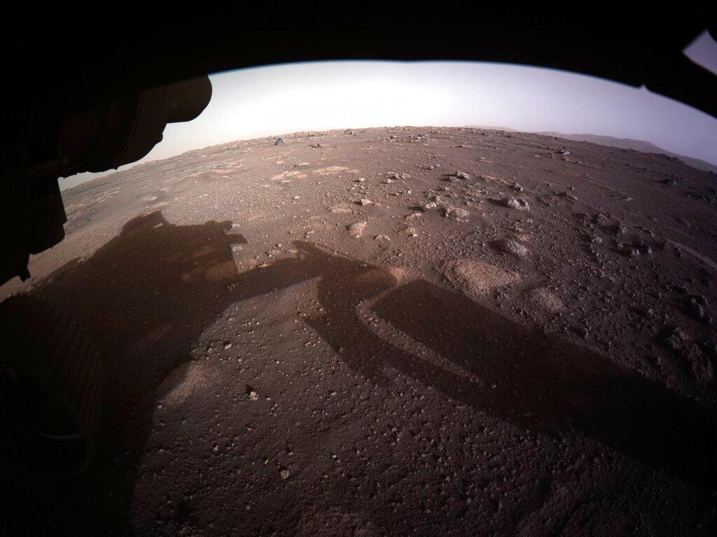 First color image sent by the Perseverance Mars rover after its landing 